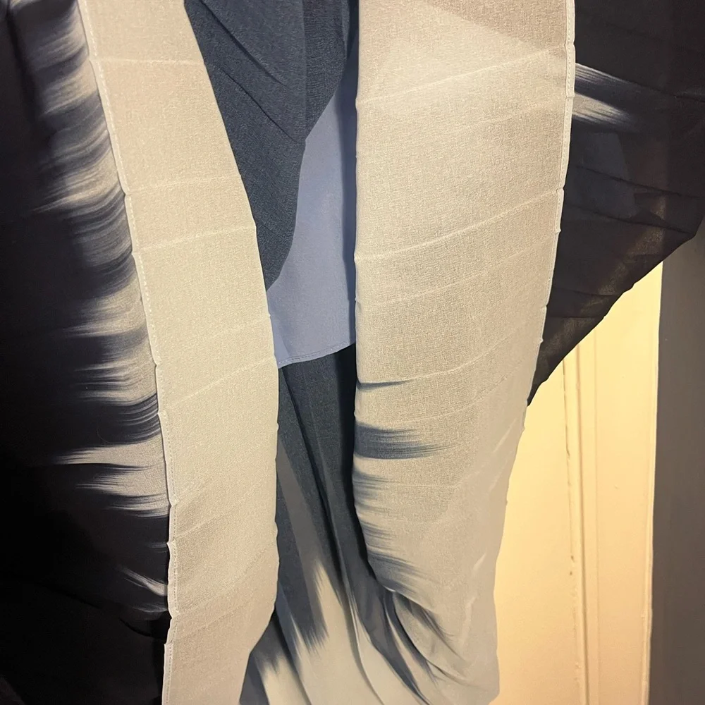 Banana Republic Blue and Black ombré Maxi Skirt size Medium - Picture 6 of 8